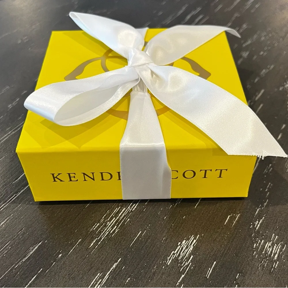 Kendra Scott Gift Box & Bow